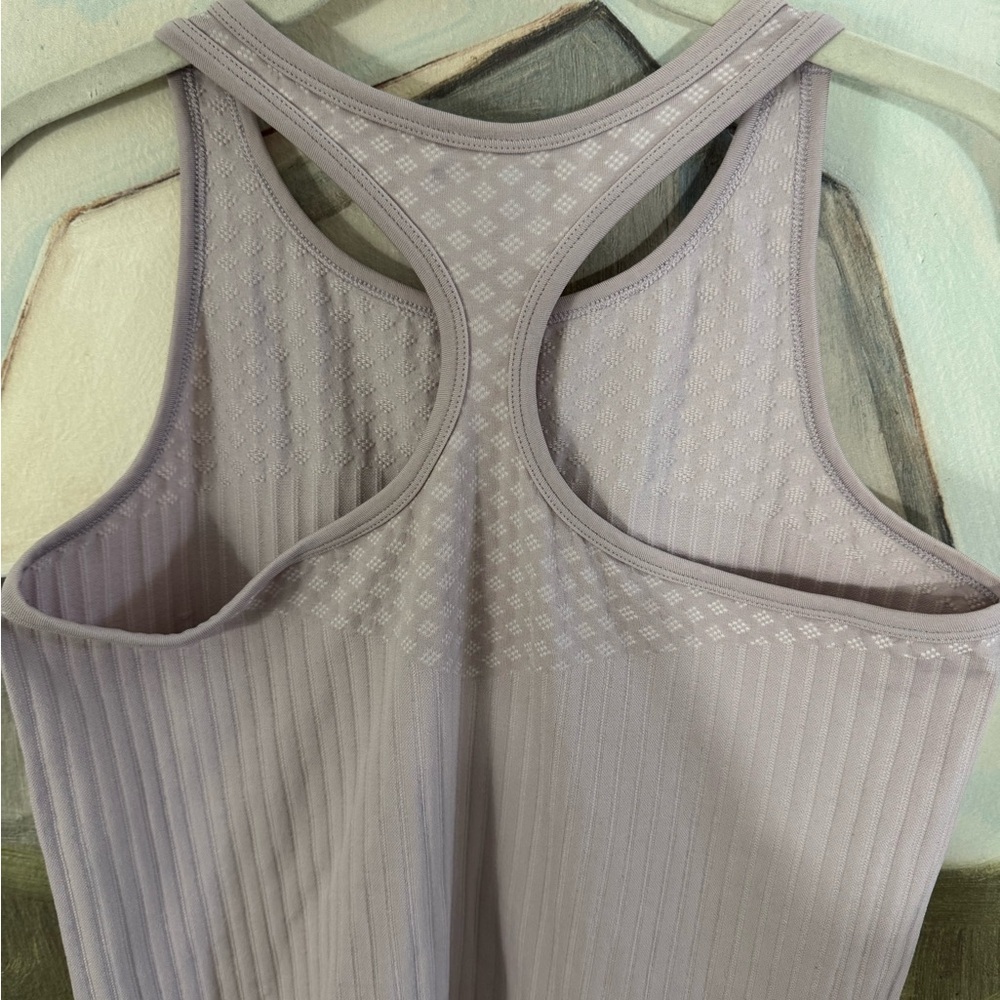 ATHLETA Renew Racerback Steetch Bodycon Tank Light Purple Sleeveless Size Large - Picture 9 of 10